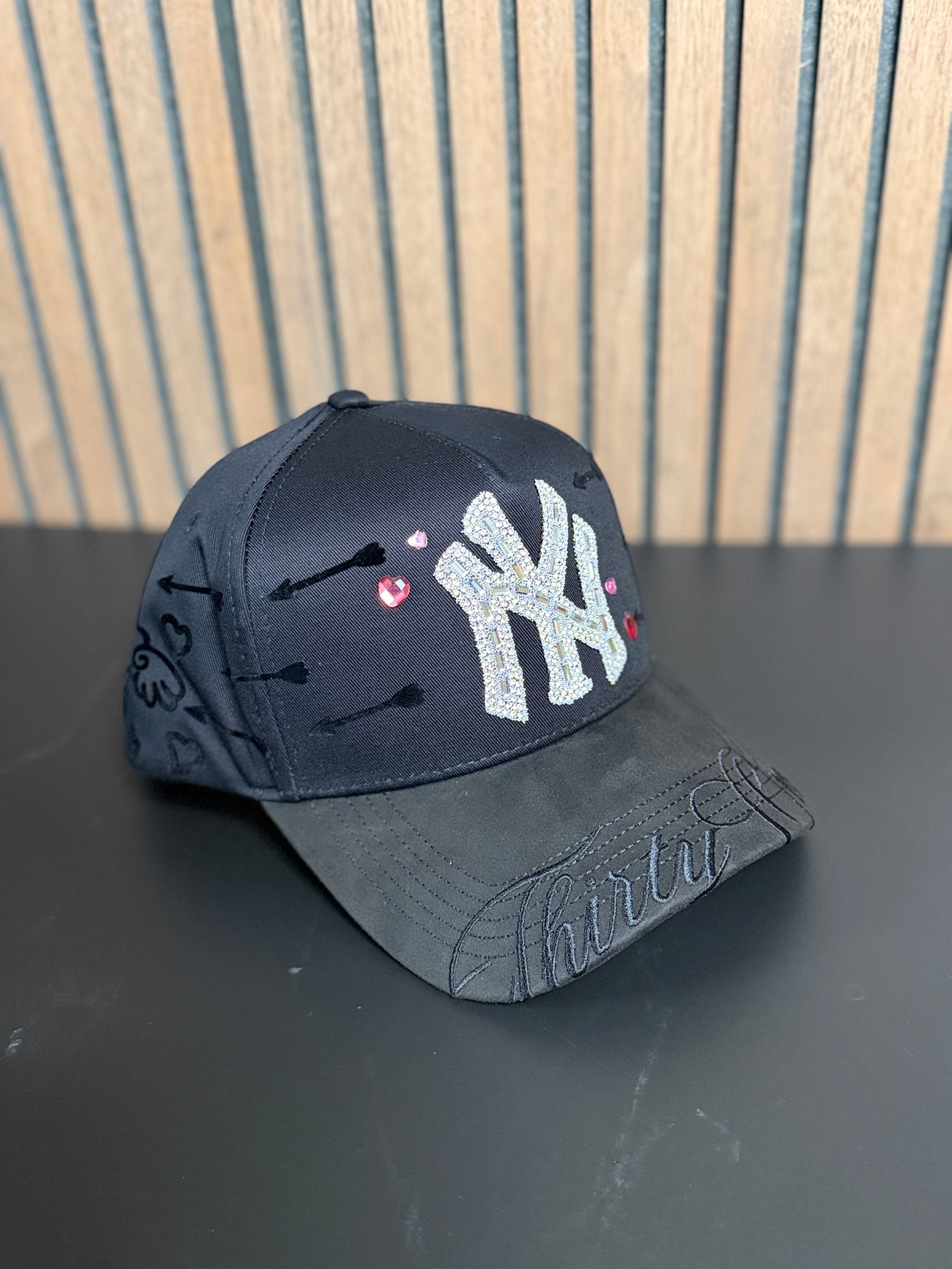 31 HATS NY LOVESTRUCK VALENTINES DROP