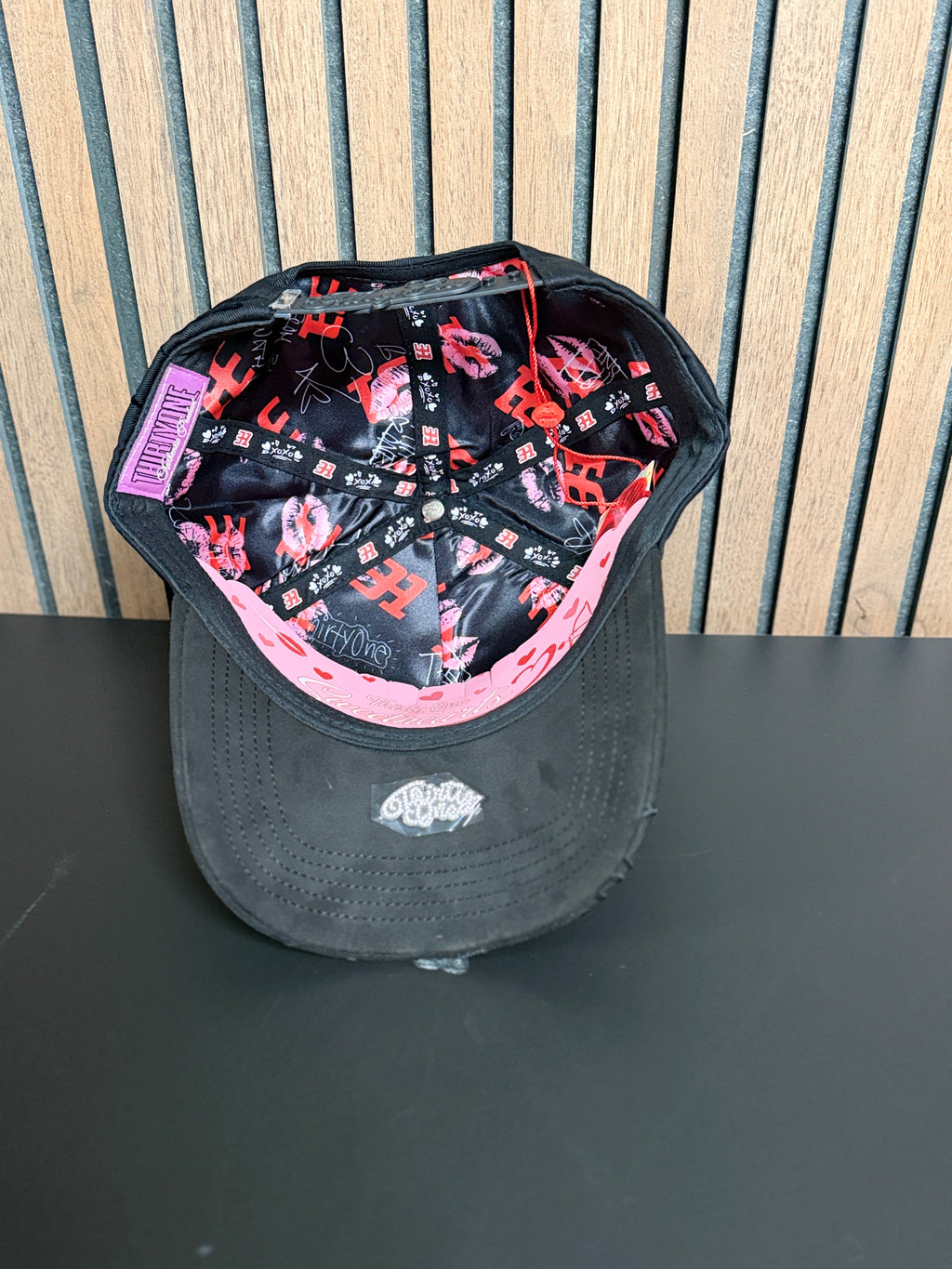 31 HATS NY LOVESTRUCK VALENTINES DROP