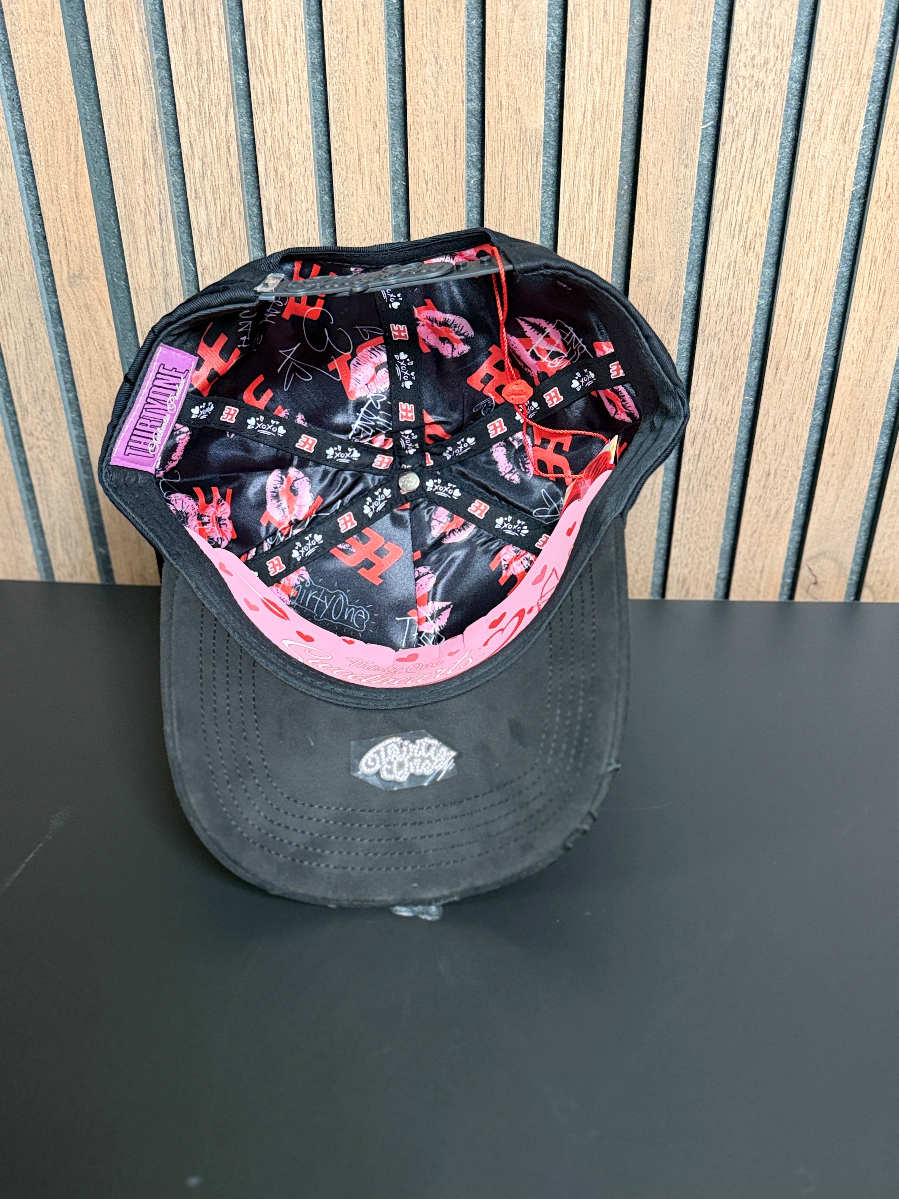 31 HATS NY LOVESTRUCK VALENTINES DROP