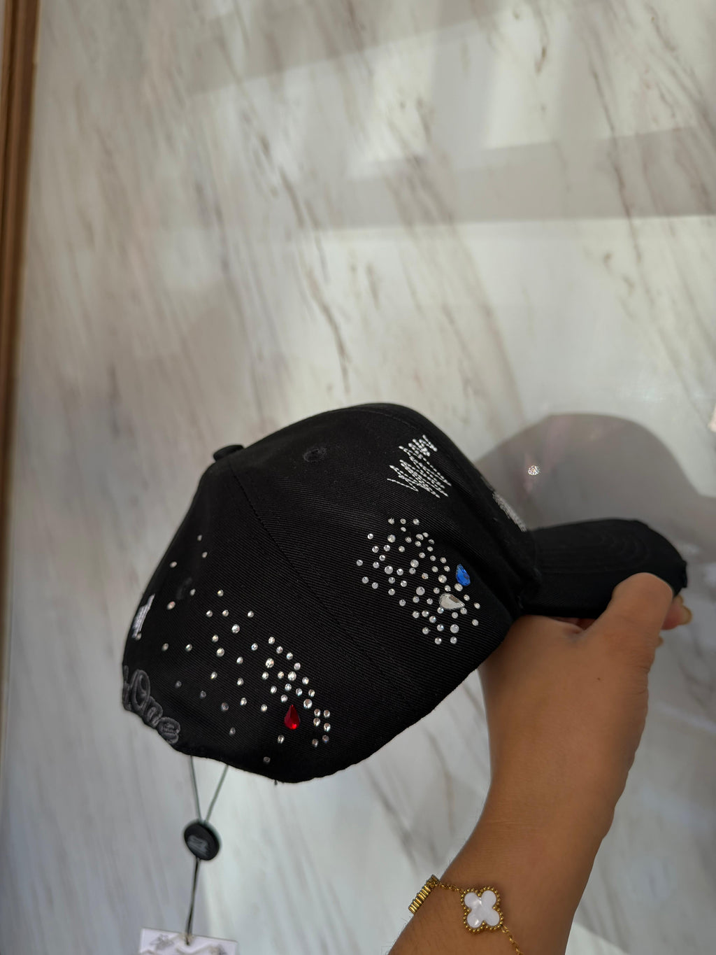 31 HATS "JEWERLY
DISTRICT"